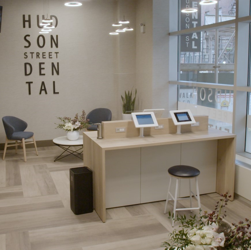 Kiosk station with stools for comfortable check-in